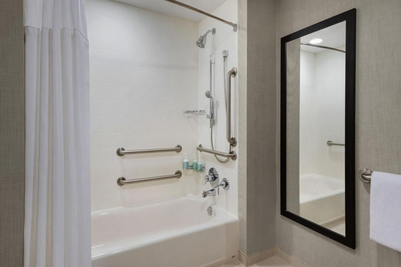 Residence Inn By Marriott Fairfax City Bagian luar foto