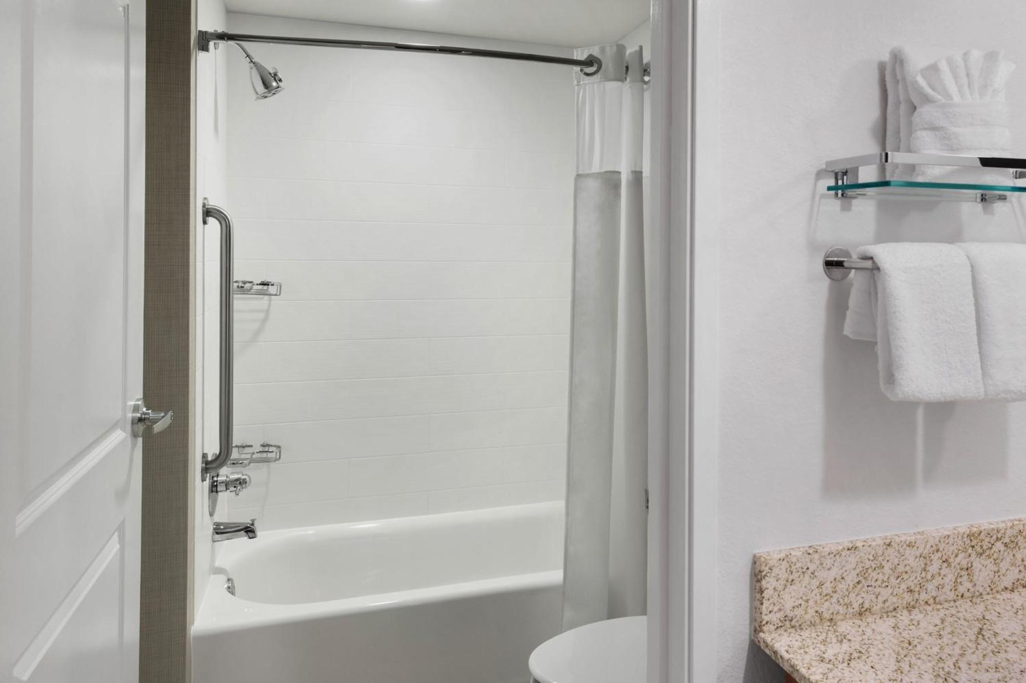 Residence Inn By Marriott Fairfax City Bagian luar foto