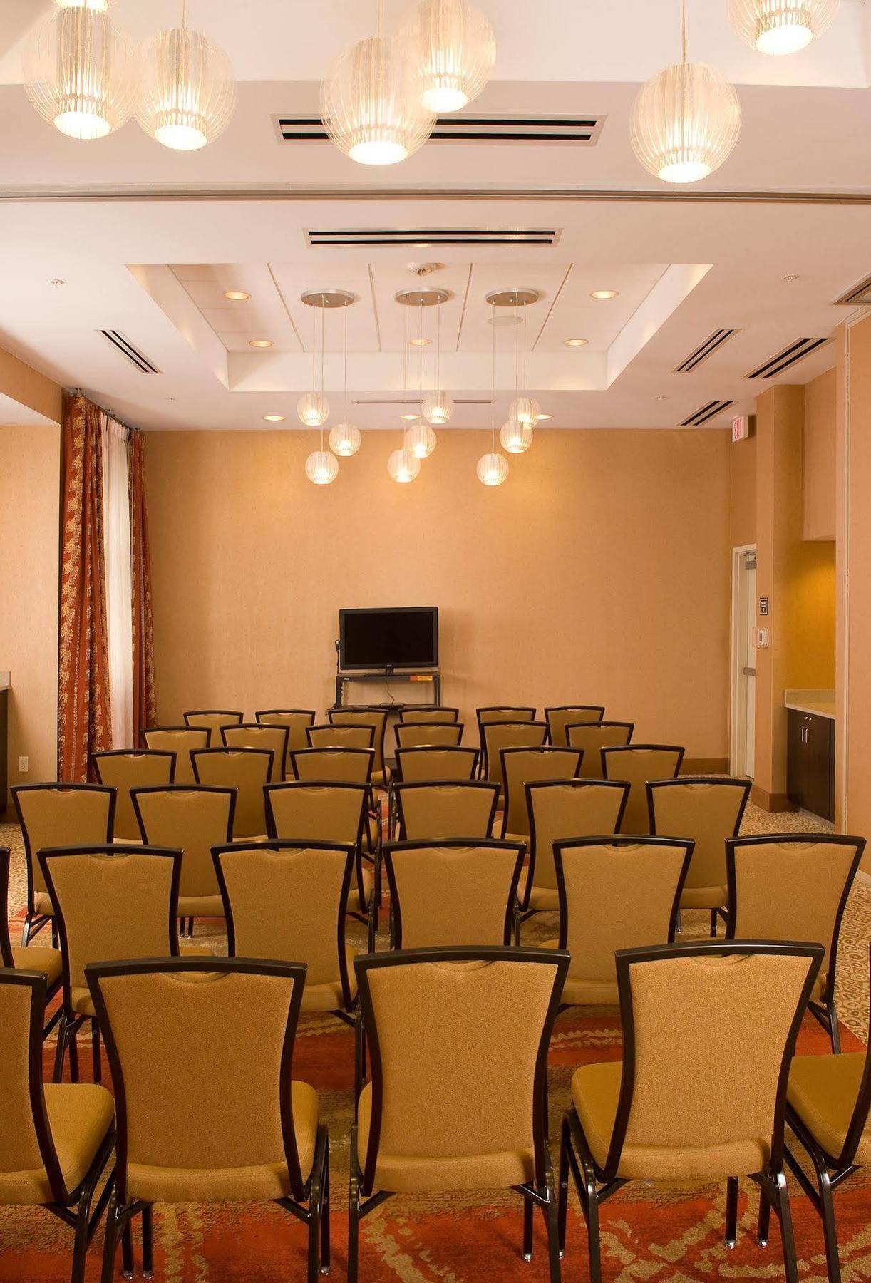 Residence Inn By Marriott Fairfax City Bagian luar foto