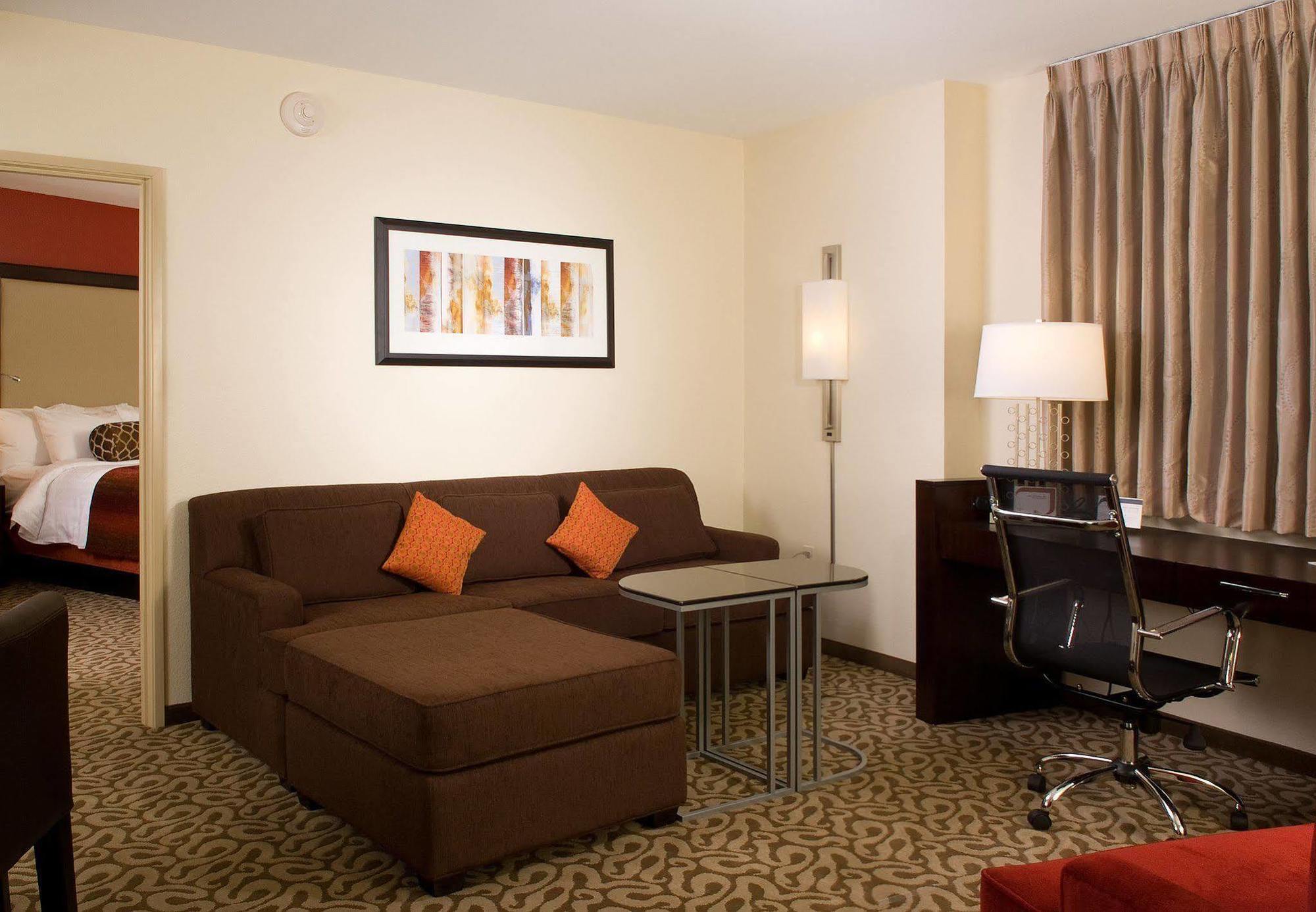Residence Inn By Marriott Fairfax City Bagian luar foto