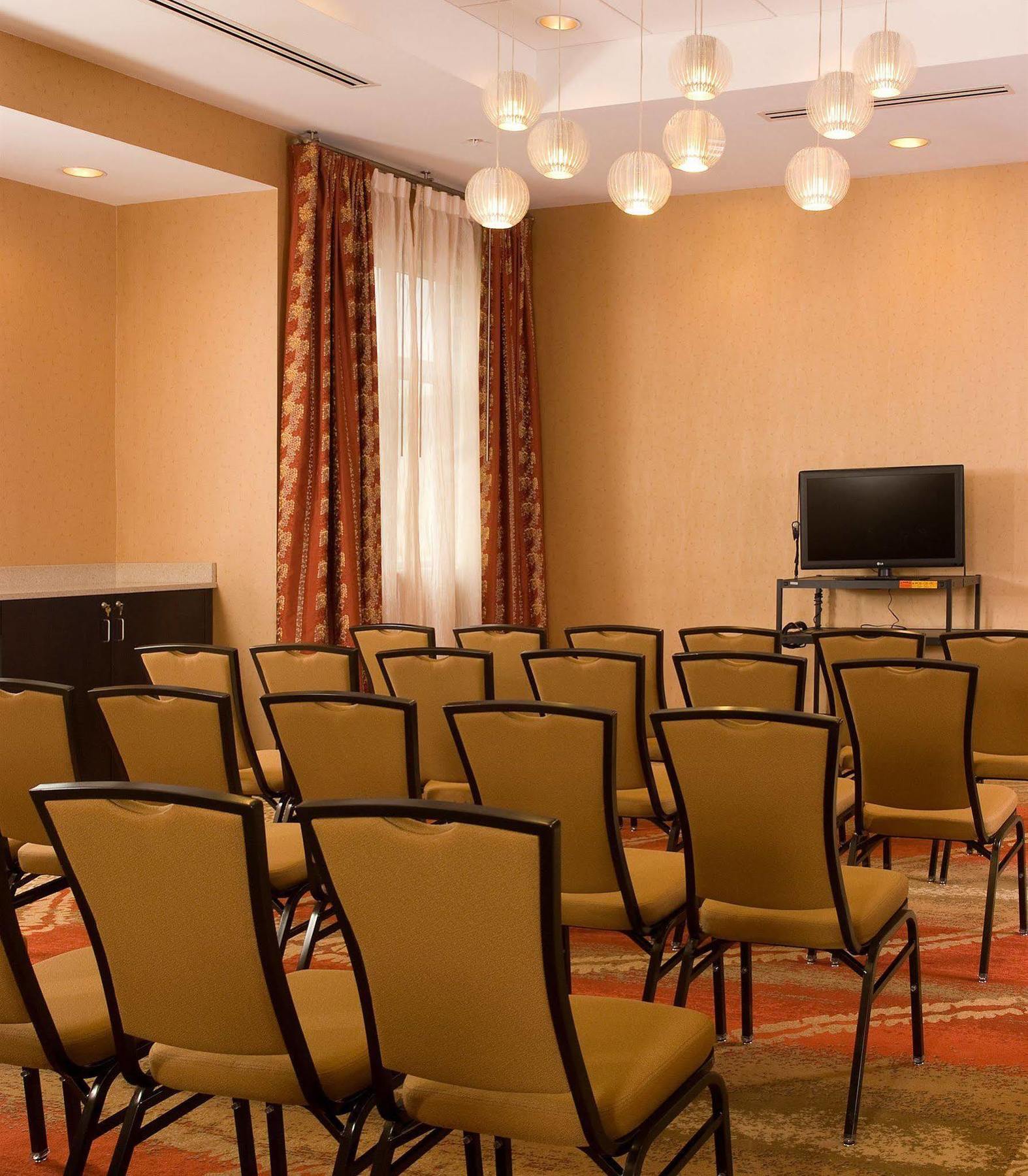 Residence Inn By Marriott Fairfax City Bagian luar foto